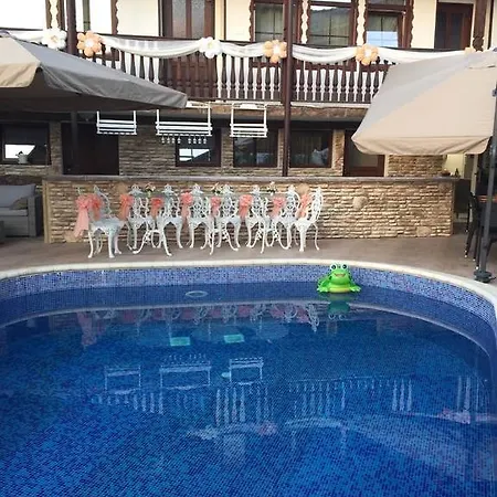 Versailles Penzion 3*